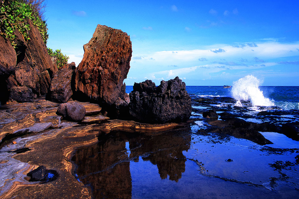 zhang_heqing's tweet photo. 中国旅游课程-广西课程
#ChinaTravelCourse：Guangxi-Weizhou Island, Beihai
壮美广西 多彩风情
Spectacular Guangxi -Where Ethnicity Meets Diversity
Guangxi Zhuang Autonomous Region is blessed with a rich treasure trove of natural and cultural resources.
#AmazingChina #Guangxi #China https://t.co/MQMKojbOqh