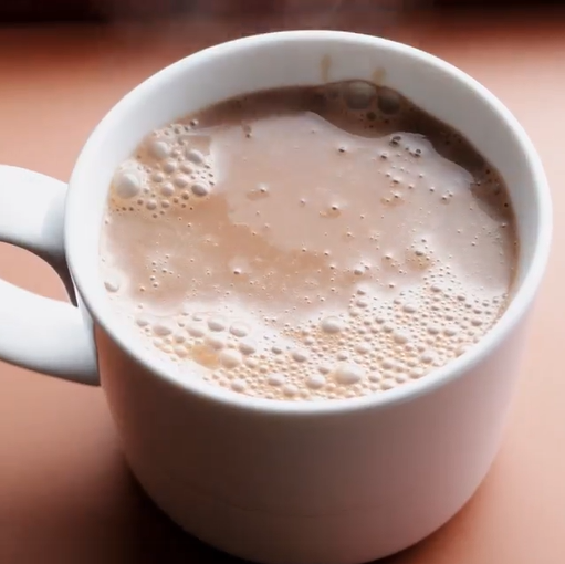 kadaluniverse's tweet photo. நம்ம ஒரு Jaggery Hot Chocolate குடிப்போம்..
#Tiggle Jaggery hot chocolate சூப்பர்ன்னு சொல்ல முடியாது...
சுமாரா இருக்கு...
Link:
https://t.co/30wpkUuQas https://t.co/k5BJUpAz4k