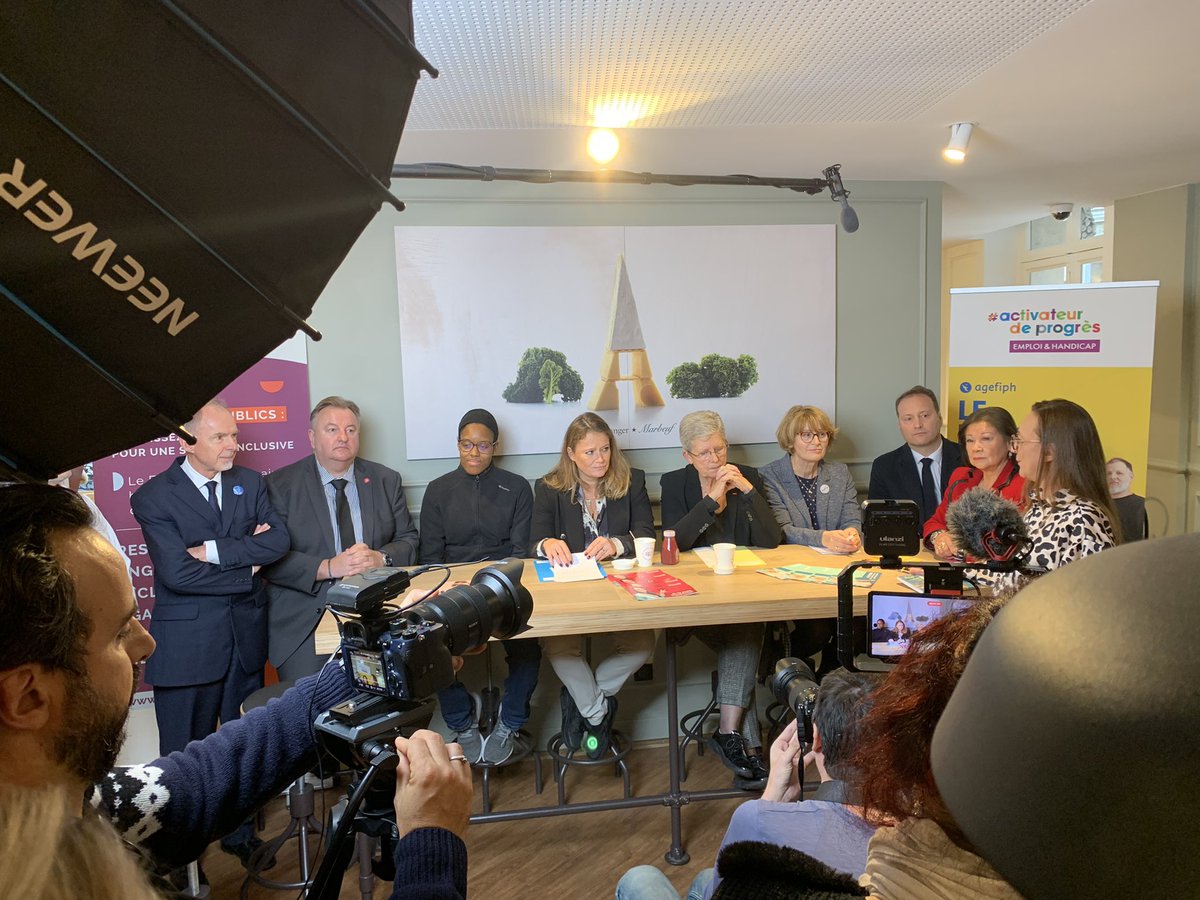 La #SEEPH2022 démarre ce matin avec <a href="/oliviagregoire/">Olivia Gregoire</a> et <a href="/gdarrieussecq/">Geneviève Darrieussecq</a> avec une rencontre de l’équipe engagée de <a href="/Pret/">Pret</a> qui est accompagnée par la délégation régionale de <a href="/Agefiph_/">Agefiph</a>