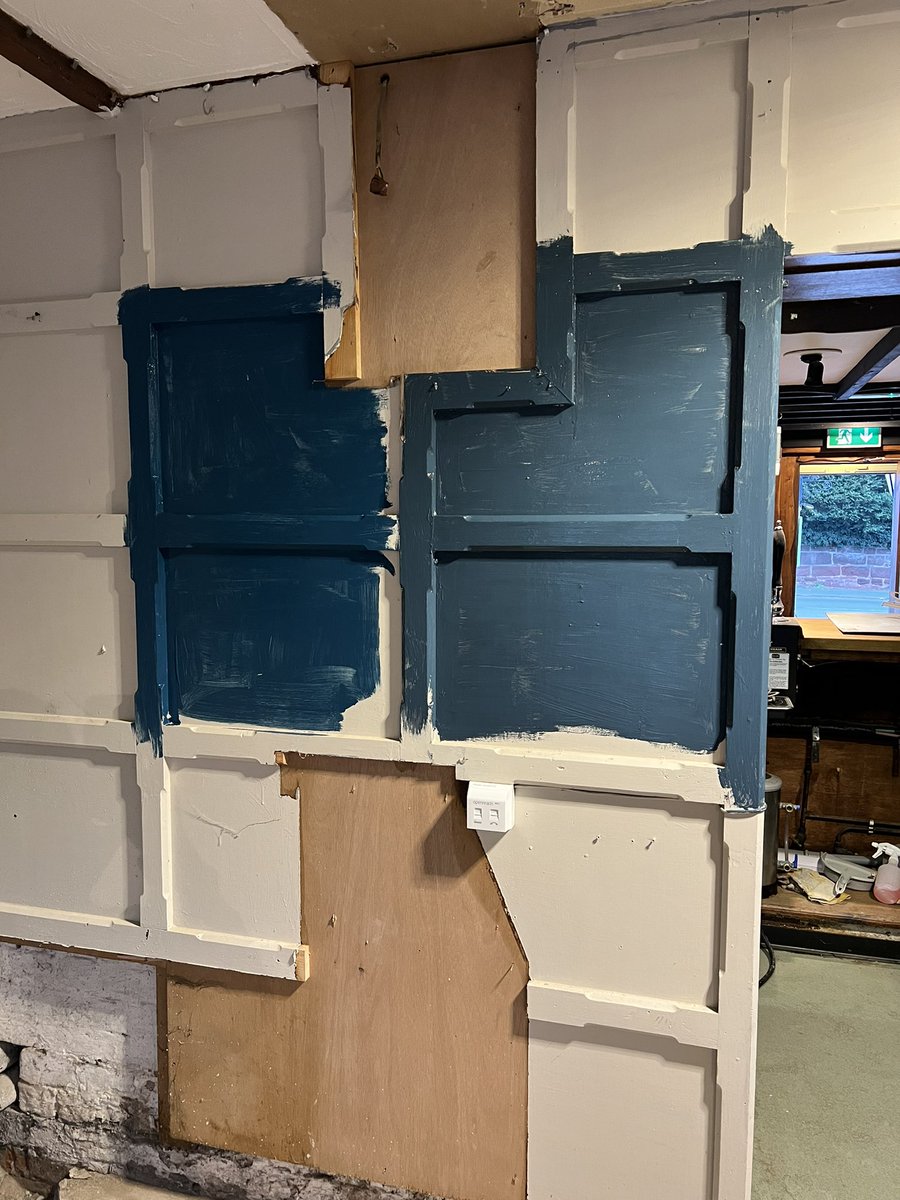The White Horse Pub tweet media