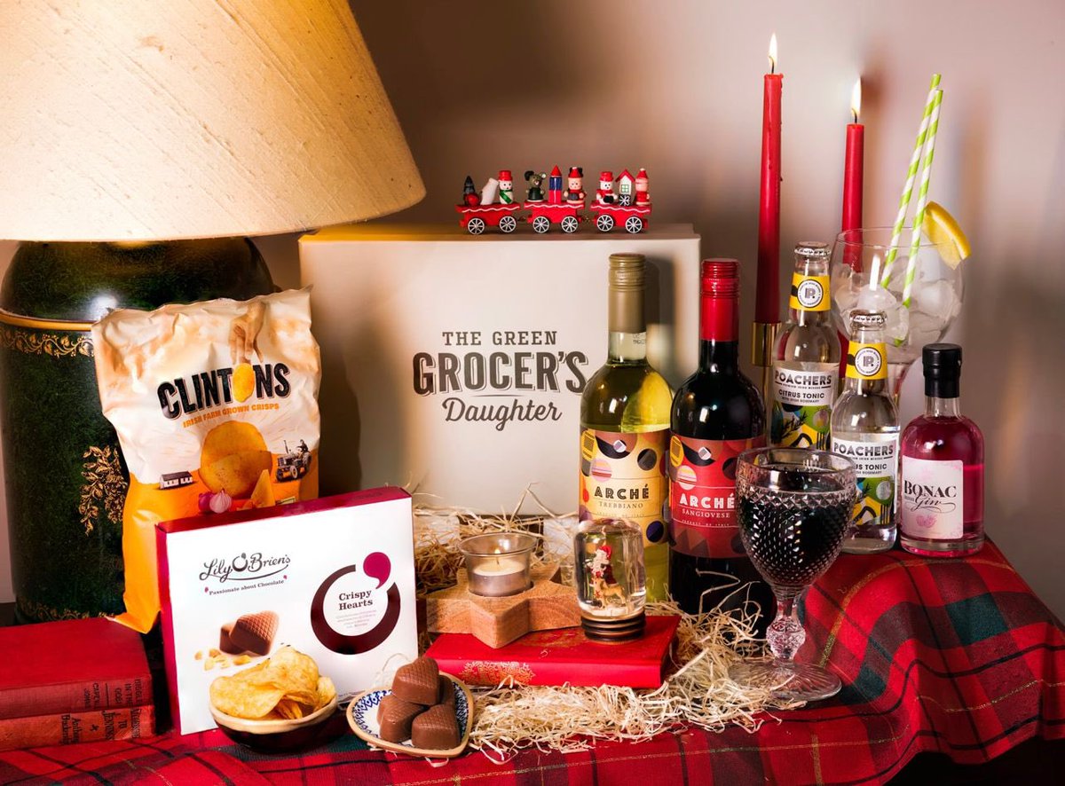 s_greengrocer's tweet photo. Check out @s_greengrocer Holly Jolly Christmas Hamper 🥳🎄

It’s the perfect Hamper for the team,clients or colleagues this Christmas 🎁🎄🎅🍷

#☎️0866074602
📧sales@greengrocersdaughter.com

#hollyjollychristmas #sendingjoy #treattheteam #rewardandrecognition #sustainablegifting https://t.co/8QxVu0fj5W