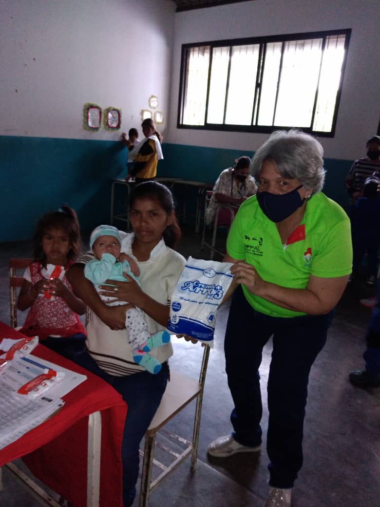 En el marco del Plan Venezuela Libre de Vulnerabilidad Nutricional, la #TropaVerde del #INNMonagas realizó evaluación nutricional y antropométrica, además se dio orientaciones y asesoría nutricional a los beneficiarios de la parroquia La Guanota.
#VamosALaFilven2022