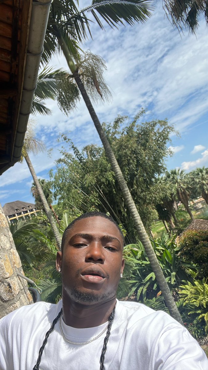 Obacruze's tweet image. 🙂