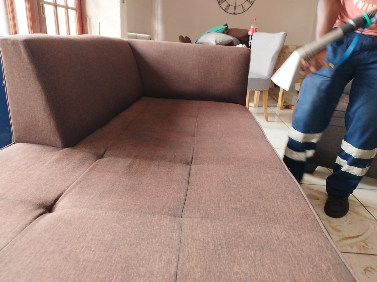 MediaPhetogo's tweet photo. Home/Office Cleaning 
Couch/Sofa Cleaning 
Car Interior (Valet)
Mattress Cleaning 
Carpet Cleaning
Window Cleaning 

We are mobile. Contact us on ☎0671888154 📍Eastrand Benoni
#BlackFridayBrandOff #Senzo | Msaki | Grade 12 | Kelly Khumalo https://t.co/XzI9lE7ZUA