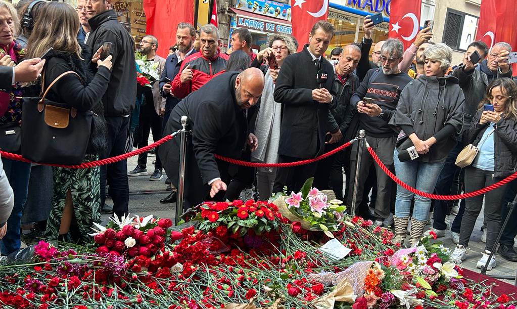 KenanPoleo's tweet photo. I visited the site of yesterday’s despicable terrorist attack on #Istiklal Street, together with my fellow Consul Generals. 

I hope #Istanbul never experiences such an atrocity again. 

One more time, geçmiş olsun! https://t.co/yRSJttxeKe