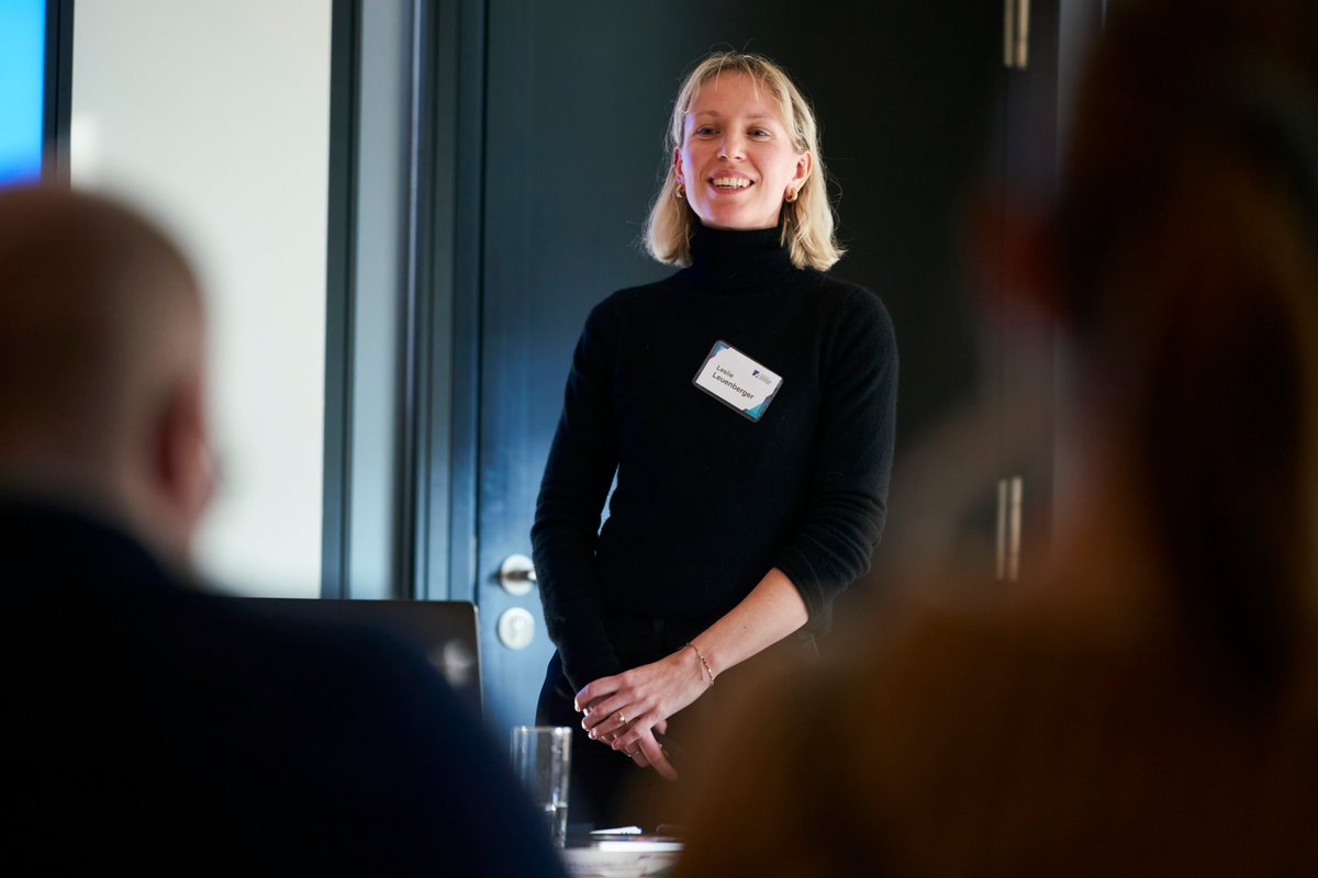 Mit Hilfe von <a href="/GoogleTrends/">GoogleTrends</a> lässt sich ein klareres Bild über die Wählerschaft zeichnen. "Die häufigsten Suchanfragen über Politikerinnen und Politiker beziehen sich übrigens auf Alter und Körpergröße", weiß <a href="/leslieleuenberg/">Leslie Leuenberger</a> auf der #ikpk22 zu berichten.