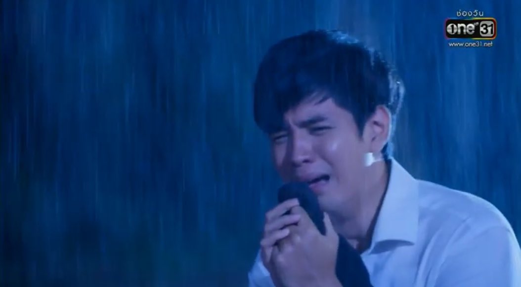 M18322946's tweet photo. จังหวะเหี้ย จังหวะนรก จังหวะหยุดหายใจ อุดปากกรี๊ด ปัญหาอยู่ที่ไม่บอกตรงๆนี่แหละ ถ้าจิวบอกตรงๆก็ไม่น่าเป็นแบบนี้ อาเทียนเชื่อใจอะ พอมาเห็นแบบนี้ก็เลยเข้าใจผิดเลย สงสารเทียนมาก ไม่รู้อะไรเลยด้วยซ้ำ หดหู่มาก แฟรชแบคแล้วร้องเลย #คุณชายEP13 https://t.co/Z6R6MbCSCT
