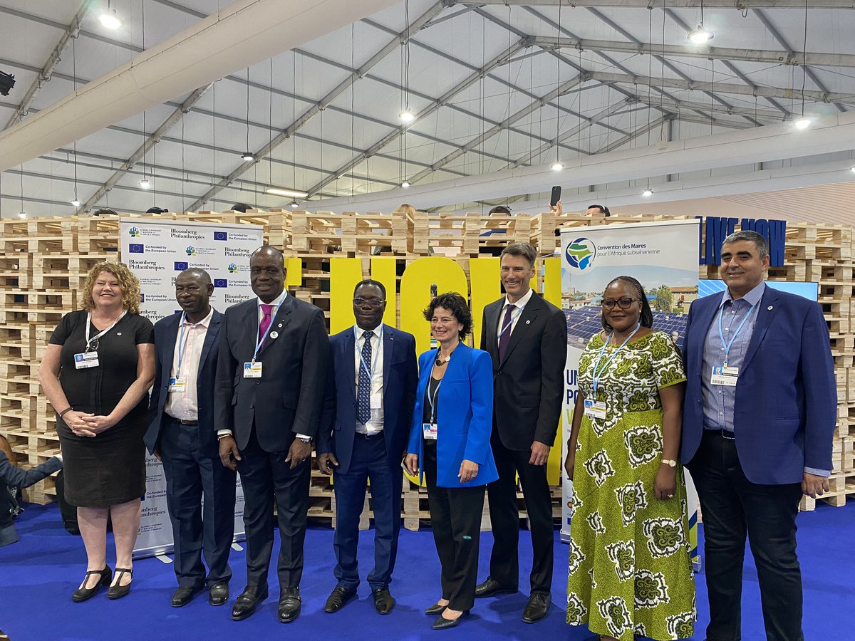 A warm <a href="/Mayors4Climate/">Global Covenant</a> welcome to new GCoM Board Member Mayor Dogbatse of Kloto 1, Togo. Straight to work on Board Mayors briefing and with <a href="/CoMOSSAfrica/">Covenant of Mayors in Sub-Saharan Africa</a> at #COP27 <a href="/BloombergDotOrg/">Bloomberg Philanthropies</a> <a href="/EU_Partnerships/">EU International Partnerships 🇪🇺</a>