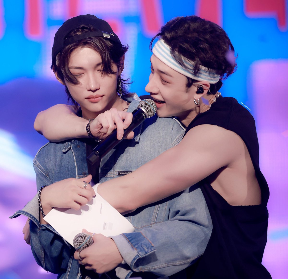 chanlixthing's tweet photo. the moon and his sunshine https://t.co/ZdMDdhSD1Q