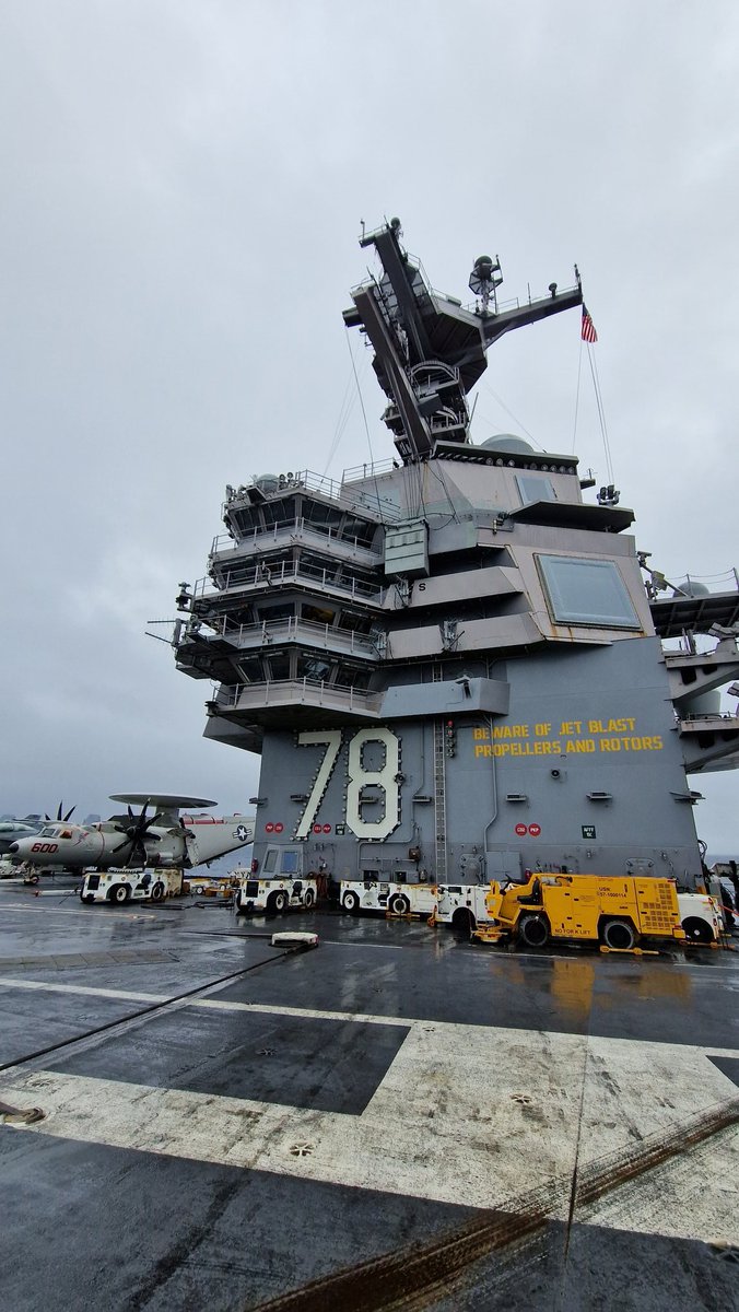 xaviervav's tweet image. 🧵My embark experience aboard @Warship_78 via COD...
I had the rare chance to spend a few hours (which felt like a few minutes!) aboard USS Gerald R. Ford yesterday. The "newest and most advanced US Navy carrier" as I was told repeatedly👍. Here is how it went & what I saw ⤵️
