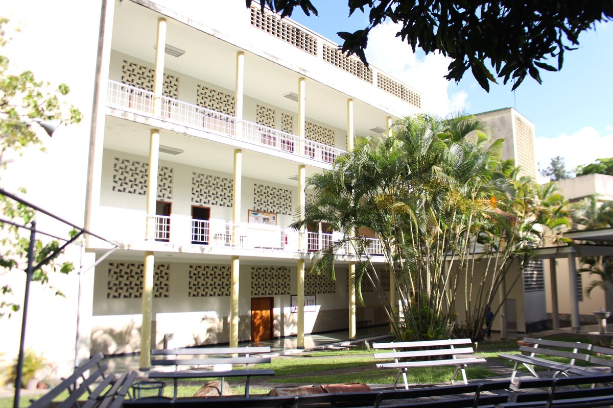 TeologiaUCAB's tweet photo. Sabías que✝ | Nuestros estudiantes de Teología #ITERUCAB ven sus clases en las instalaciones del Instituto de Teología para Religiosos, en Altamira. https://t.co/NRZMPqzW8K