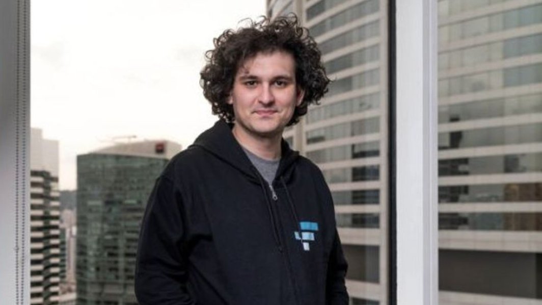 Runtuhnya kerajaan bisnis FTX ternyata menyimpan cerita yg mencengangkan.

Bagaimana seorang pemuda umur 29th membangun bisnis bernilai 248 triliun hanya dlm waktu 3th &amp; hancur hanya dalam sehari!

Sebuah kisah kebangkitan &amp; keruntuhan bisnis terbesar sepanjang sejarah kripto!
🧵