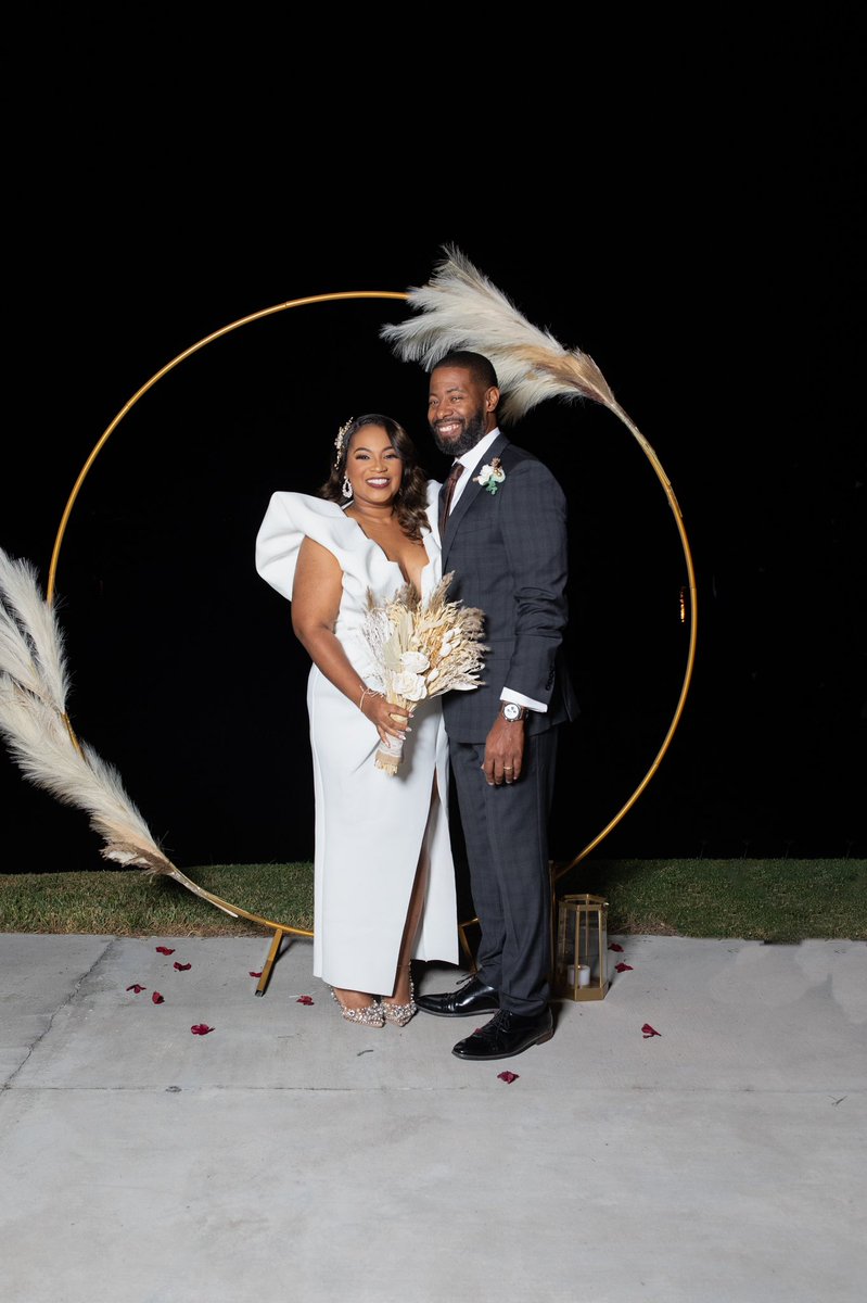 CoachOnTheGeaux's tweet photo. π¨New Name Alert!
Officially Dr. & Mrs.Gregory Thompson @GLThompson1911
11.11.22
#OnceUponAThompson
#BlackLove https://t.co/WdDMXgEDZ1