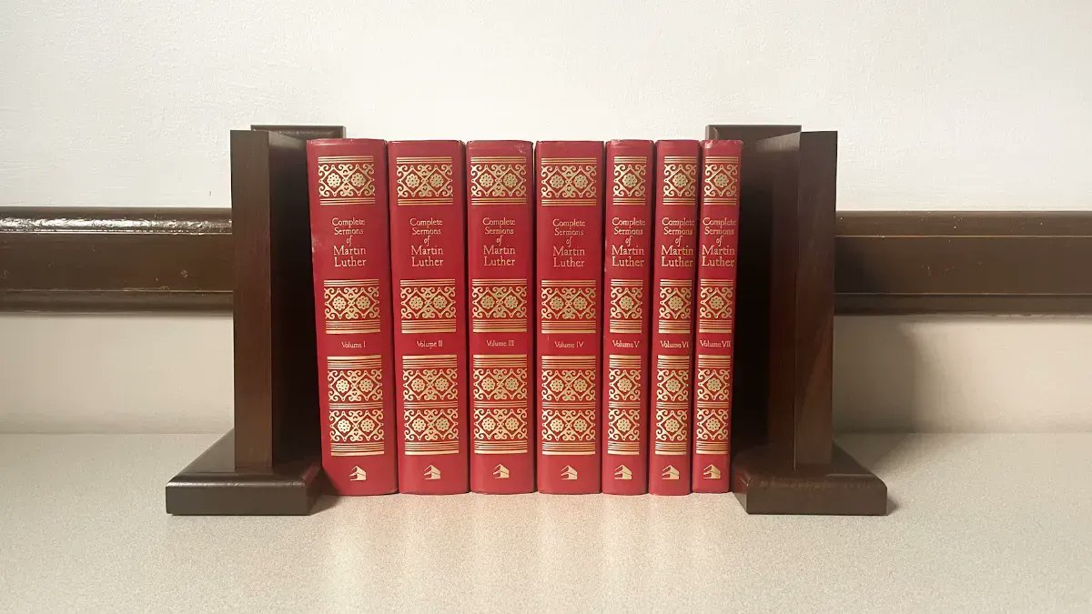 SBTSBookstore's tweet image. GIVEAWAY

Complete Sermons of Martin Luther

To enter: Like, follow, and retweet! Winner announced on Friday, Nov 18 at 12:00pm. 

(Winner must be in contiguous U.S.)