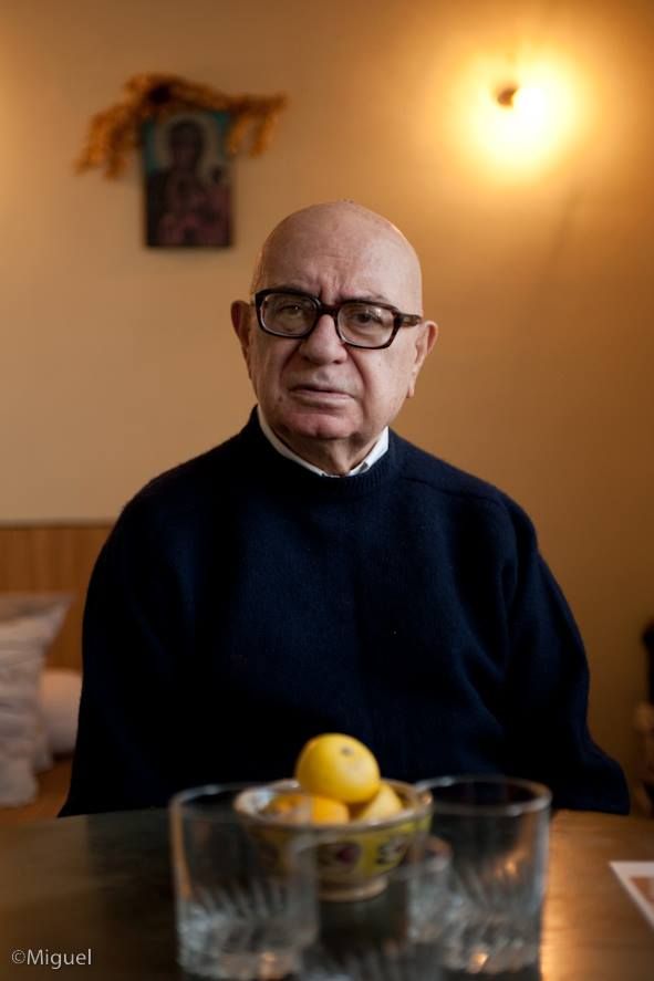 Regulus65's tweet image. Comme toujours J. Parvulesco est d'une concision extrême
-fin du Millénium 
-règne de L'Antéchrist 
-fin du cycle moderne et donc "fin d'un monde"...et même  du présent Manvatara 
Il suffit de lire attentivement et de bien compter
Extrait de son ouvrage 
La Servante portugaise