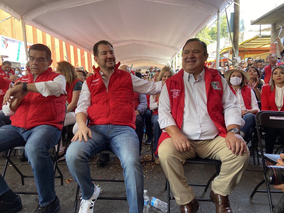 pablobedolla's tweet photo. ¡Muchas Felicidades! Diputado @EnriqueJacobR por su #PRImerInforme Legislativo, en #Ecatepec hacemos gran equipo en #UnidadPriista para que le vaya bien a nuestro #Edomex. 

#OrgulloPriista 
#ProgresoYBienestar

@PRI_EDOMEX 
@EricSevillamx 
@AlejandraDMV 
@eruviel_avila https://t.co/8CcwXlmFFo