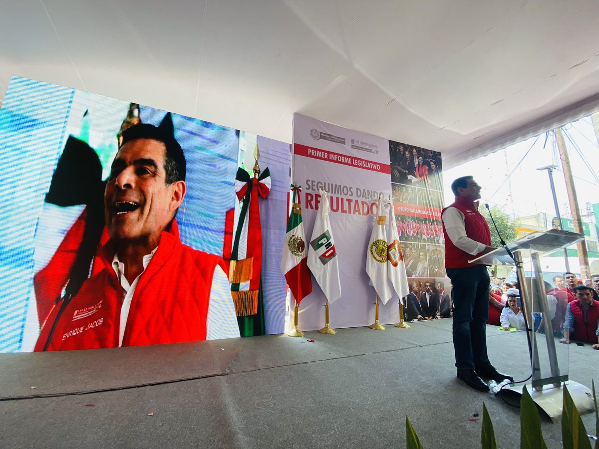 pablobedolla's tweet photo. ¡Muchas Felicidades! Diputado @EnriqueJacobR por su #PRImerInforme Legislativo, en #Ecatepec hacemos gran equipo en #UnidadPriista para que le vaya bien a nuestro #Edomex. 

#OrgulloPriista 
#ProgresoYBienestar

@PRI_EDOMEX 
@EricSevillamx 
@AlejandraDMV 
@eruviel_avila https://t.co/8CcwXlmFFo