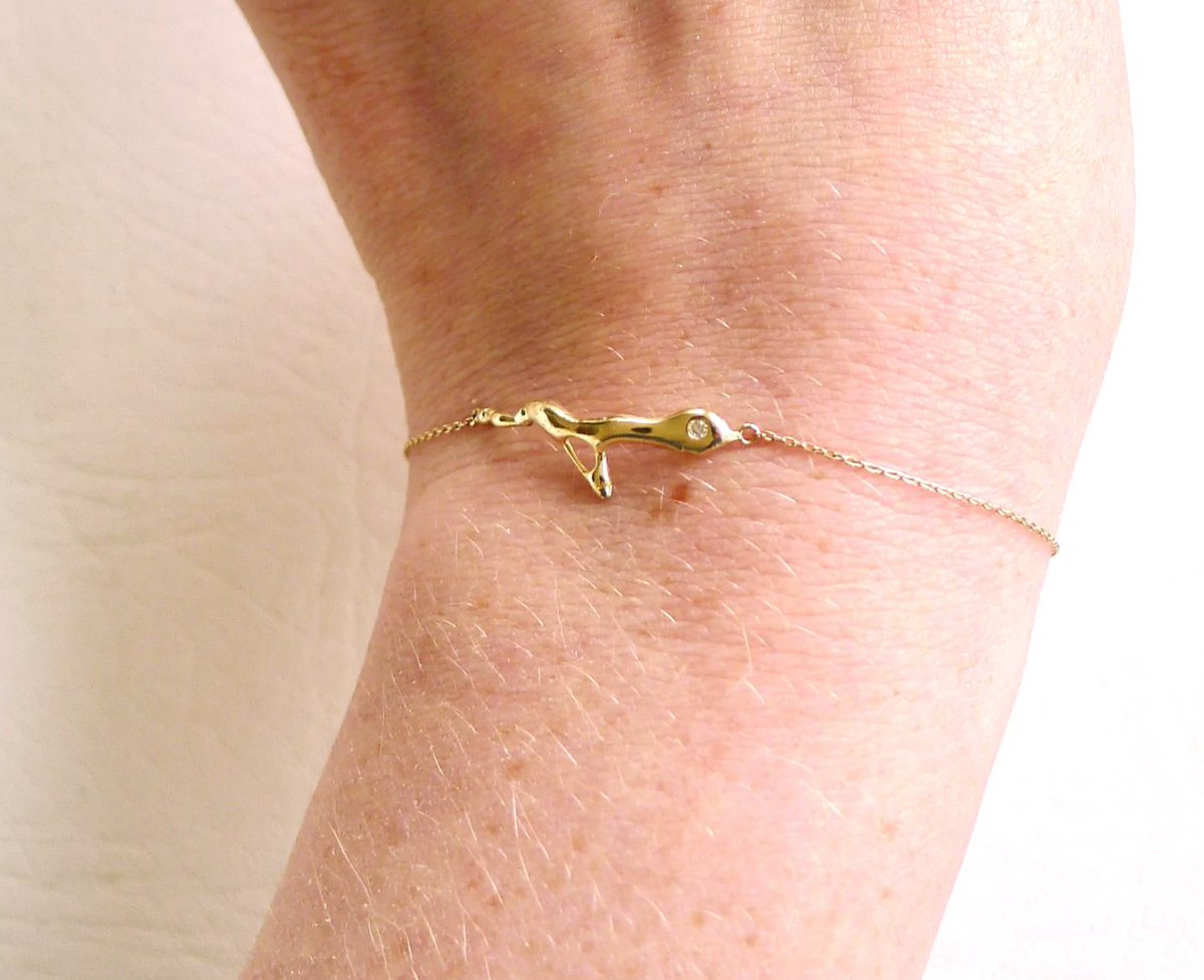 gracegow's tweet photo. It's that time of the week again....  this time, let's start the week off in style. The Sandbar bracelet is made of gold and diamonds- two elegant and sturdy companions to hold on your wrist throughout your day. Look closely- what does this shape remind you of? https://t.co/kSvCgLKnNS