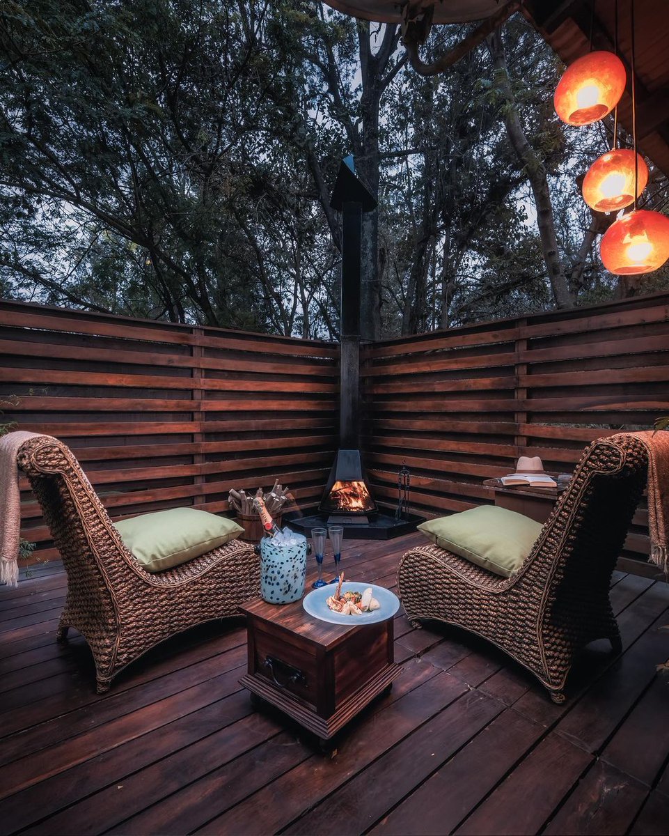 ArushaCoffLodge's tweet photo. Blue | Hour | Arusha
•
Blue hour images reminding us of the forever cosy atmosphere at #arushacoffeelodge 😚
•
#tanzania🇹🇿 #arusha #coffeefarm #tanzaniasafari #elewanamoments #bluehour #downtime #dinningtable #warmandcosy https://t.co/oOJHrl24I3