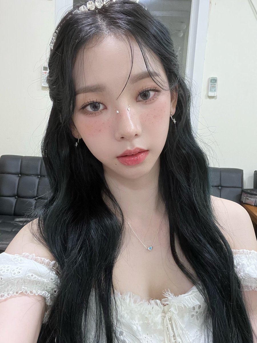 카리나 공주 셀카 개좋앜ㅋ컄ㅋㅋ!!!! 하이 hikarina__