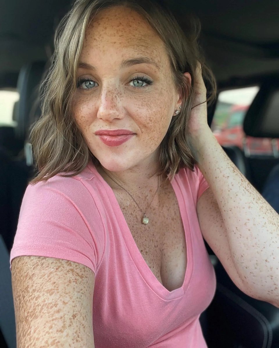wendymayaw's tweet photo. 42 years, mom and grandma, I like MMA, NFL and NBA. Men over 30 are my type... can I follow you?❤️💋 https://t.co/9EcA328EXM