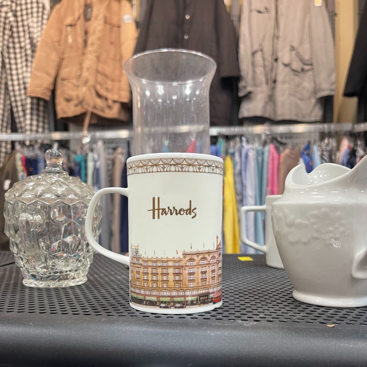 goodwill_mass's tweet photo. Hope you're enjoying your #Monday morning coffee while scrolling right now! #ShopGoodwill #GoodwillFinds #GoodwillMass https://t.co/EEqjZCqTSd