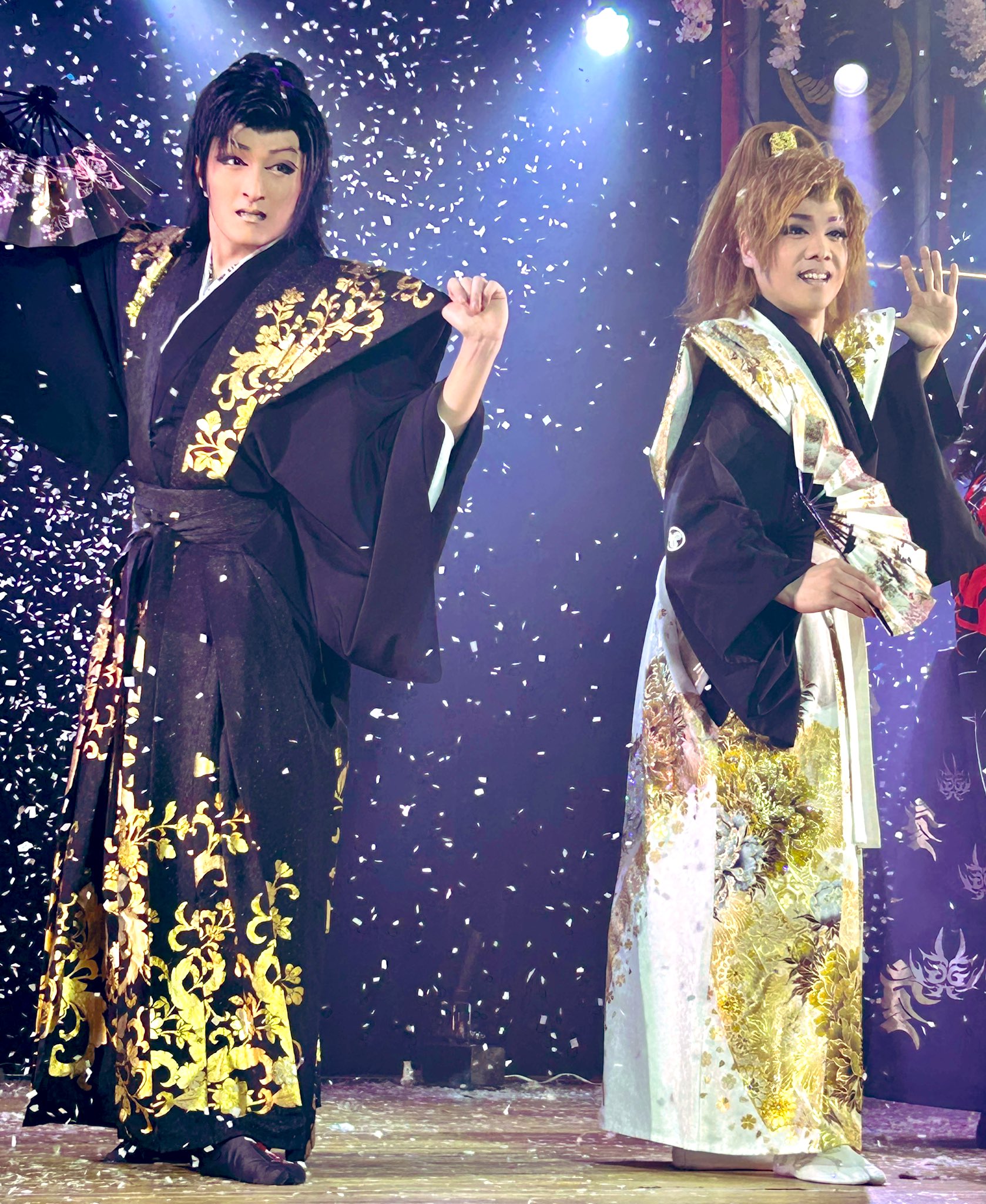 花柄デザイン 着物 裾引き お引き 大衆演劇 日本舞踊 舞台衣装 花柄デザイン 着物 裾引き お引き 大衆演劇 日本舞踊 舞台衣装