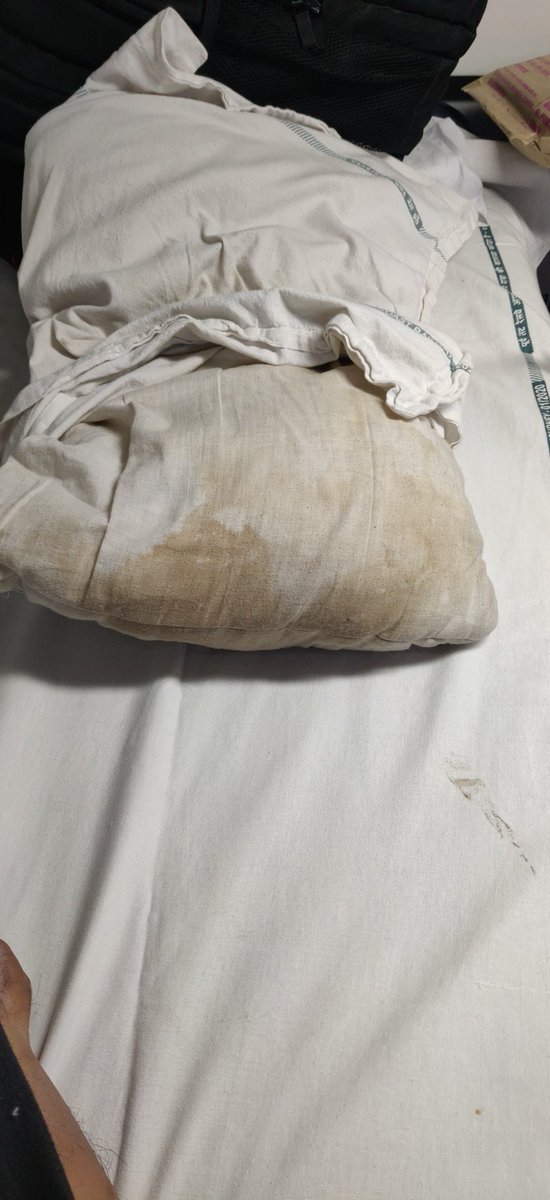 Udaychandra_'s tweet photo. @SCRailwayIndia @RailMinIndia @AshwiniVaishnaw 
Train - 12862,
PNR - 4139501132, KCG to VSKP
Sir please look at the condition of pillow and blankets provided. Bedding is not washed and smelly!! https://t.co/2YCDajyc2Y