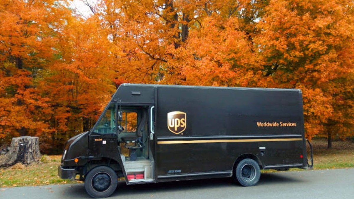 We were made for the fall color palette. 😍 🍁 #UPSOfficeViews #Indiana
📸 : Brenda Layden