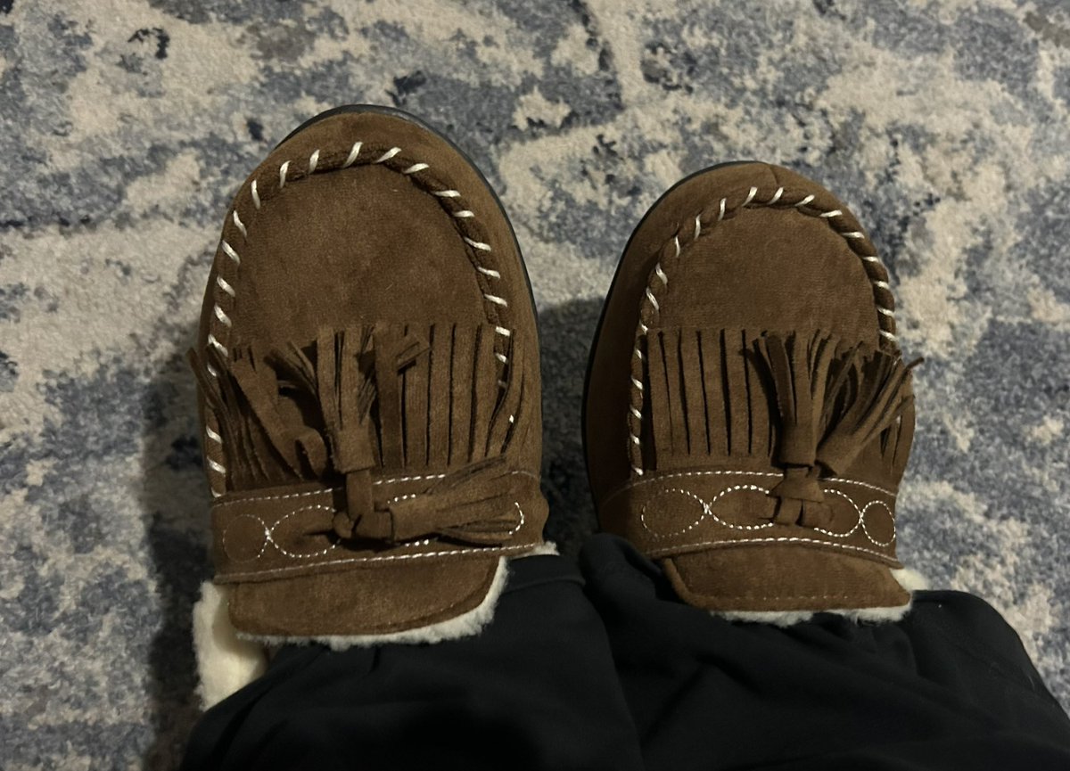 jb_sc's tweet photo. #RockYourMocs https://t.co/vv0ucvcub2