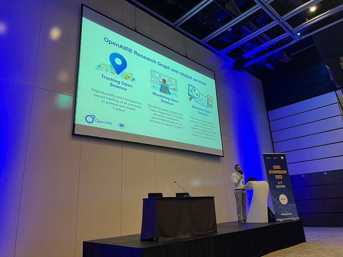 OpenAIRE_eu's tweet photo. "Providing an open metadata knowledge graph of interlinked scientific products that is 1. Open 2. Compete 3. De-duplicated 4. Transparent 5. Participatory 6. Decentralized 7. Trusted" #OpenAIRE CTO @paolomanghi  on #OpenAIRE_ResearchGraph and related services #eoscsymposium22 https://t.co/dEgHVaNa9R