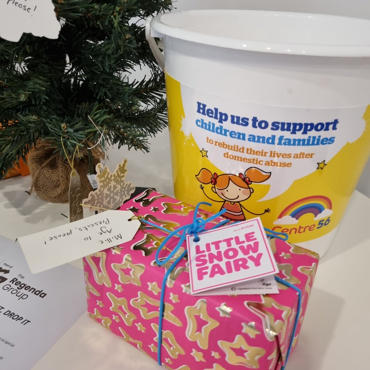 Bought an extra Christmas pressie for Millie age 10 as part of the <a href="/centre_56/">Centre 56</a> Christmas appeal! Hope she loves <a href="/LushLtd/">LUSH UK</a> as much as my little girl! ❤️ Find out how you can help here 👇🎁
centre56.org.uk/christmas-dona…