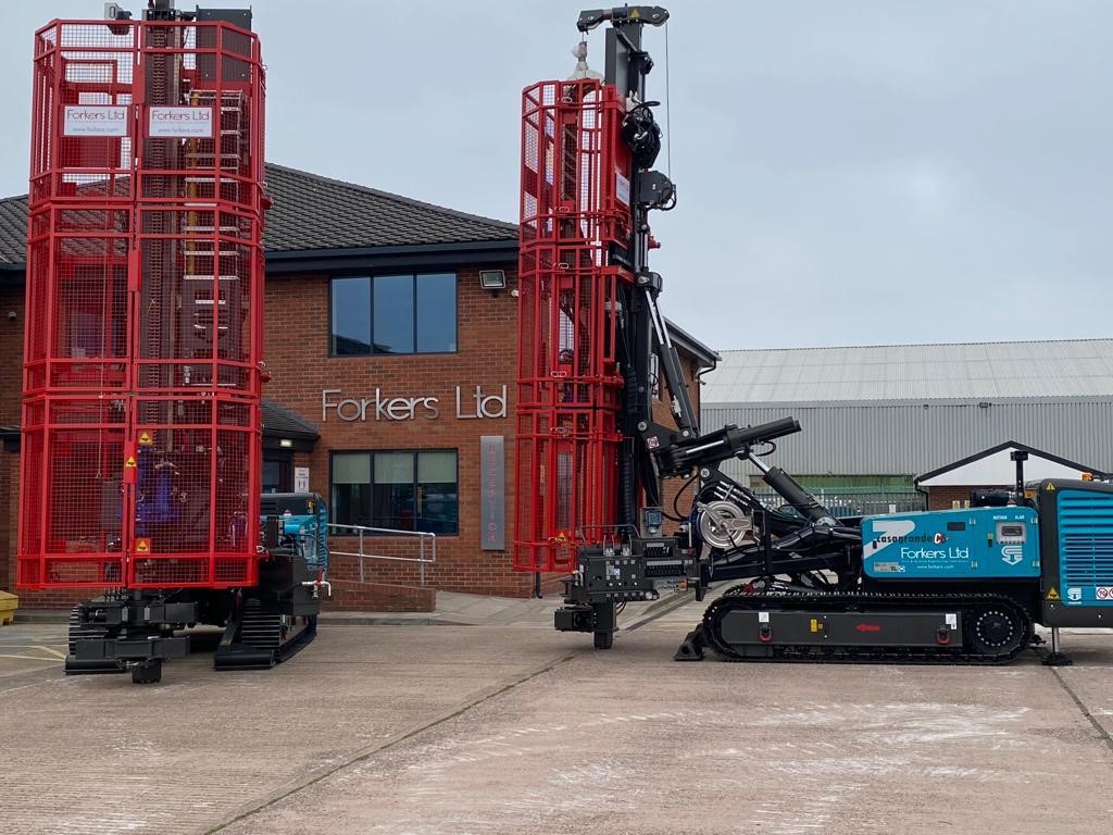 ForkersLtd's tweet photo. We have expanded our fleet of drilling rigs by purchasing 2 new Casagrande drill rig C6XP2.
Now to get these new fantastic bits of kit out on to site!!
#forkers #drilling #groundengineering #civilengineering #drillingrig #equipment #plant #machinery https://t.co/x8d5WQmvi3
