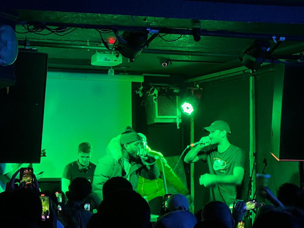 deLaceyMusic's tweet photo. Big up @KirbyT_DJ and @RollaPayback on an incredible event last night at @OldBlueLastBeer.
Sensational scenes, and was a pleasure to DJ for @chowerman and @ReallyRazor ft special guests @JoeFireFFD & @KABzINSIDE
@OverTheEdgeLDN to the 🌎
📷 @LauraYasmin18
#GetItAndGo https://t.co/n603UNBl93