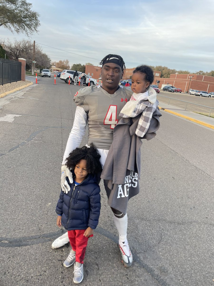 JaQuavion2's tweet photo. Really don’t know how to feel right now but I know I’m excited for what’s next. So thankful for my brothers/teammates, coaches and family that I met here at OPSU. Been a hell of a ride for the past 3/4 years but we’ll see what’s in storage next. #4SigningOut #ICEGANG https://t.co/X0NHq1XsiS