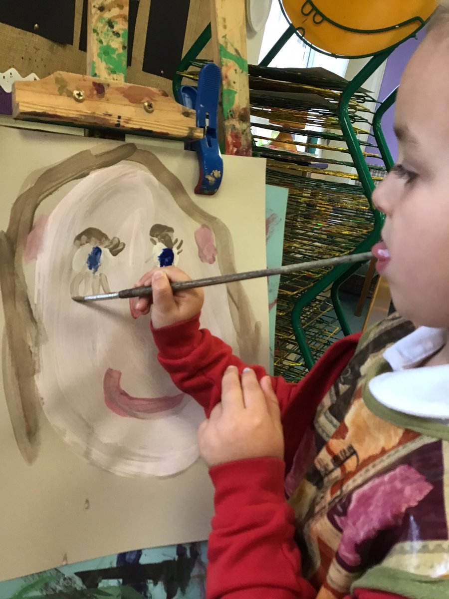 StBernsPrimary's tweet photo. Nursery are painting self portraits this week. We used a mirror to identify our own features. We are also learning different types of brush strokes #upanddown #stbernsart #stbernsnursery #concentrationface https://t.co/ksSq7zfpvd