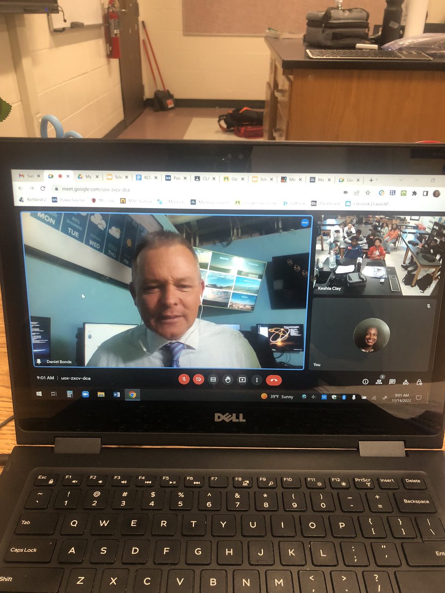 kmclay's tweet photo. Happening now: @WLTX Daniel Bonds Meteorologist speaking to @spmeagles @MagnetSidi students about the weather and his career🌡️🌤️#iTeach https://t.co/udFMti0Z4c