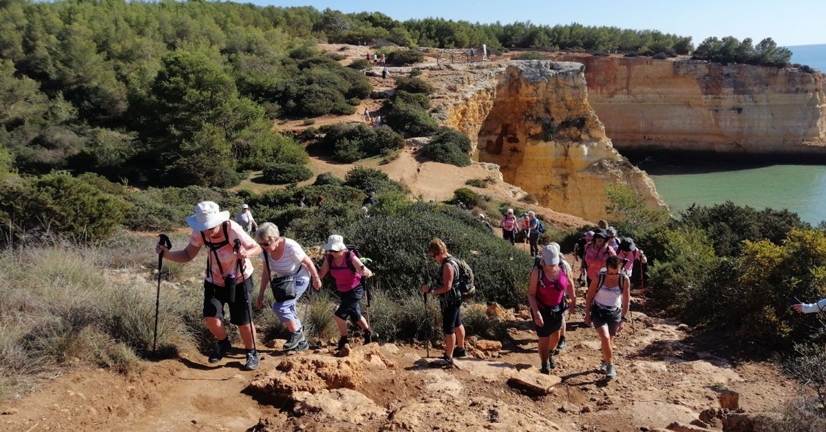 involvedholiday's tweet photo. Our group in the Algarve have had some fantastic weather this week! Those coastal views are absolutely breath taking! 

#Involvedholidays #yourpreferredtravelservice #walking #groupwalking #walkingholiday #algarve @holidayinnalgarve https://t.co/LQN0eifZrk
