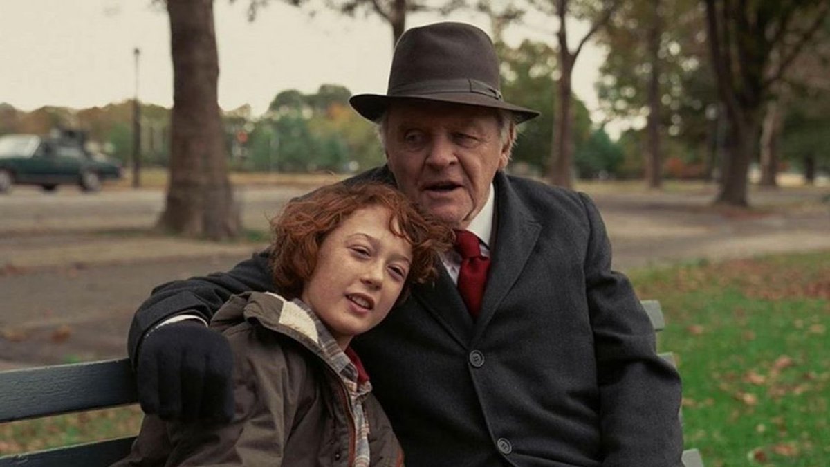 MehdiOmais's tweet photo. #ArmageddonTime est un de grands films de l’année, lâchement snobé par le jury cannois. James Gray s’y raconte à un moment charnière où les choses basculent aux Etats-Unis. Récit en ombres et lumières, où l’enfance est immortalisée dans une atmosphère de polar familial. A VOIR. https://t.co/OTXhvcCLgM
