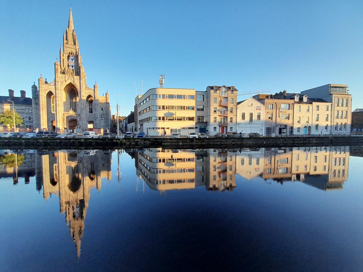 TrishPunch's tweet photo. Some quick phone shots from this morning in Cork city. Not a raindrop in sight for a change. 

#Cork #LoveCork #corkcity https://t.co/5E4fPA4if7