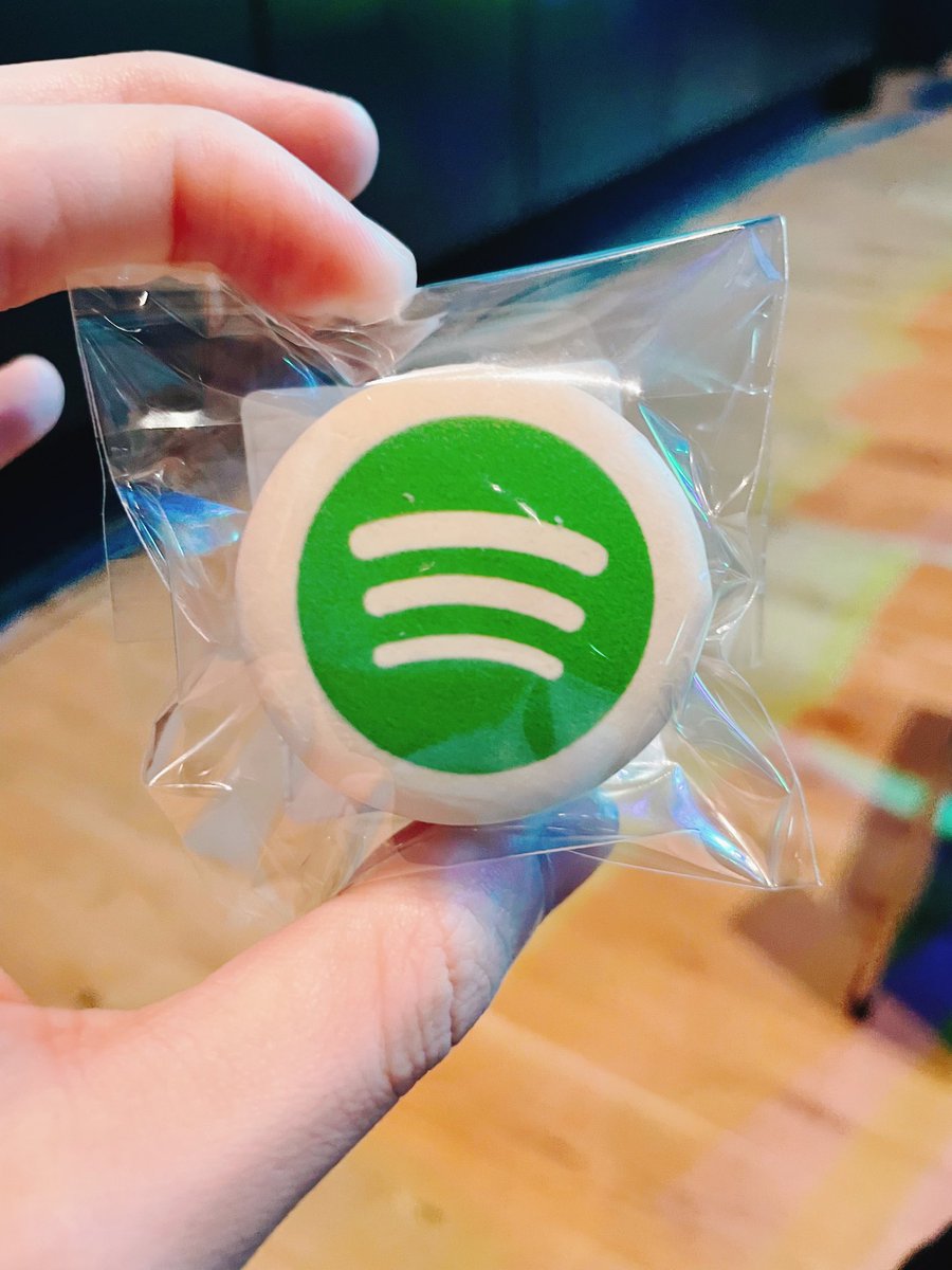amehimo's tweet photo. マカロンうまー。
 #SpotifyCreatorDay https://t.co/TPugECynJE