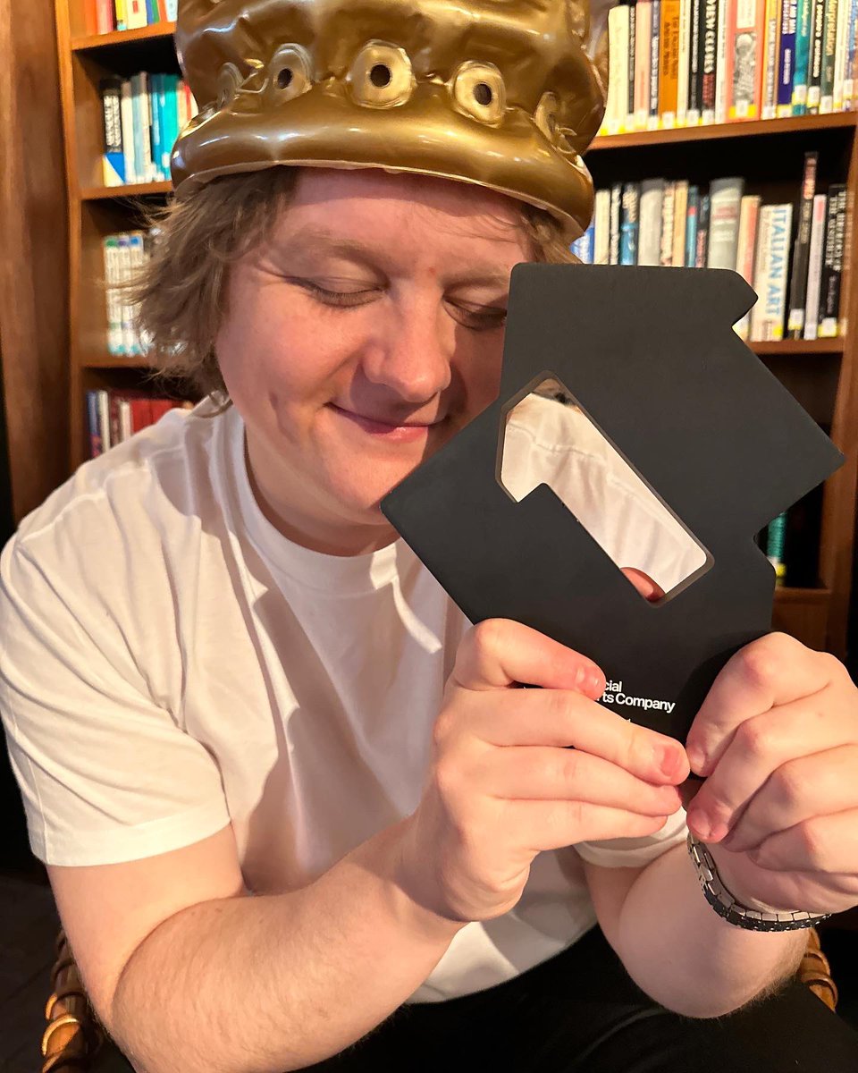 LewisCapaldi's tweet image. just heard that ‘someone you loved’ is officially the MOST STREAMED SONG of ALL TIME in the UK!!!!! 🎉 Will never cease to amaze me, thanks so much team!!! 👑❤️ x