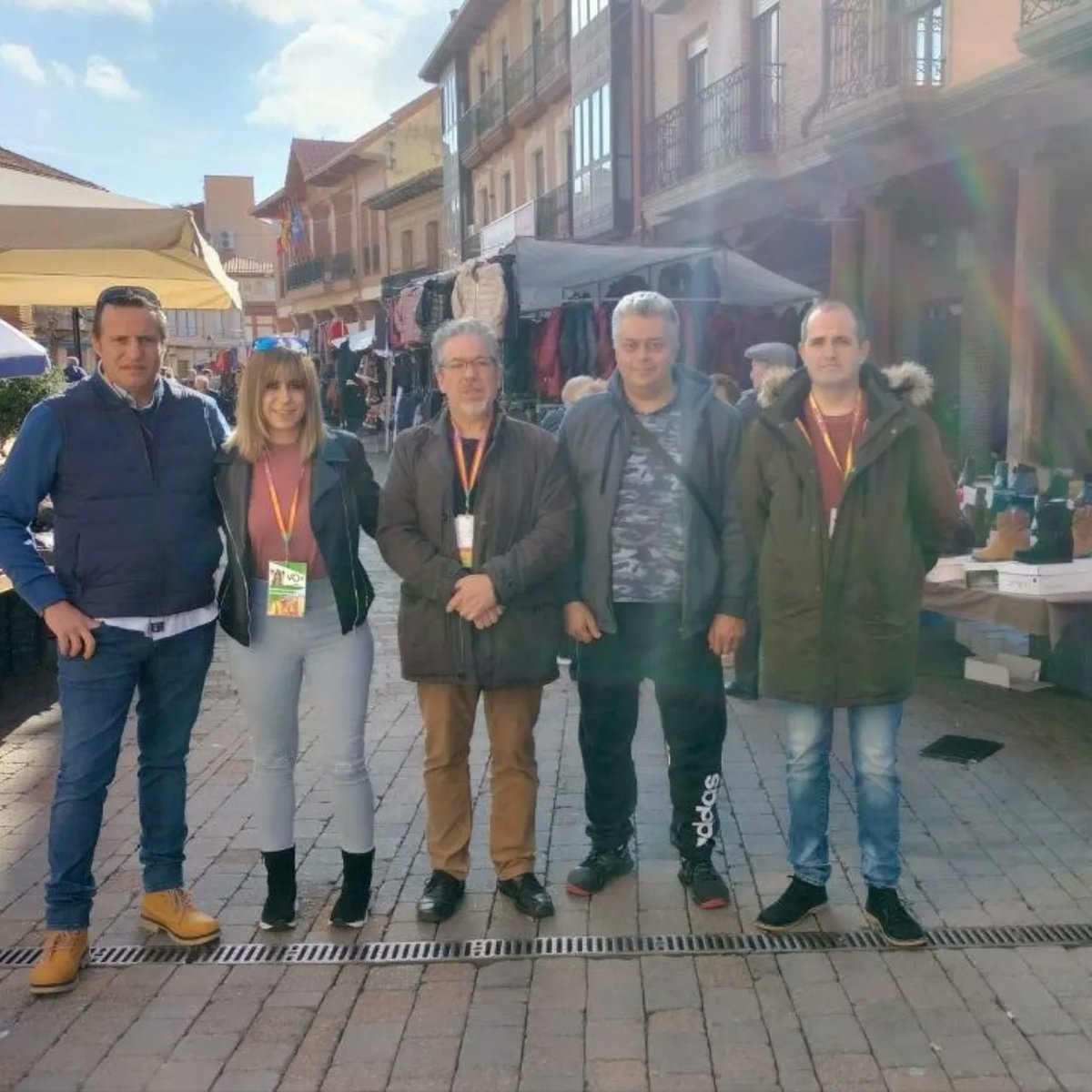 Vox_Leon's tweet photo. Este fin de semana ha sido completo de paseos informativos y carpas por todo #León y provincia.

Os dejamos fotos de todos ellos: #Mansilla de las Mulas, #Astorga, #LaBañeza y #Bembibre.

Hay equipo y muchas ganas de trabajar por leoneses! 💪💪🇪🇸🇪🇸 https://t.co/jMggBJwN8y