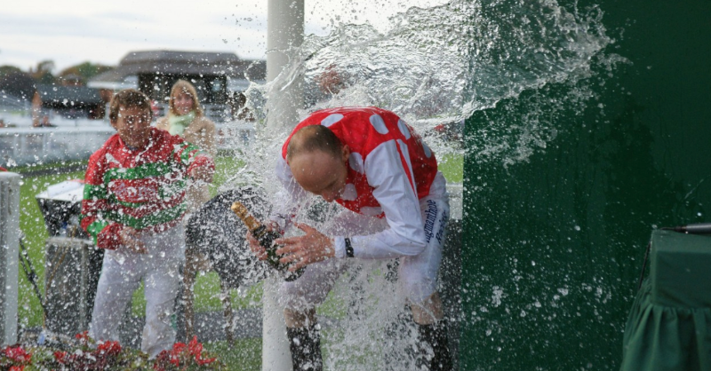 RacingPost's tweet photo. ⭕️ Sad time for racing photographers as York legend Jeremy Phillips is mourned