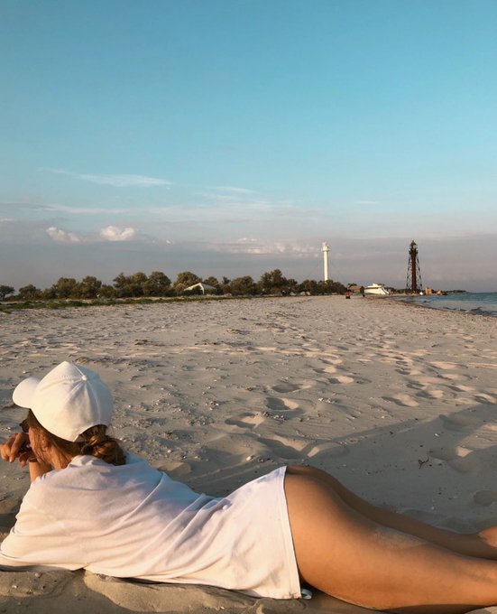 I exhibit this photo in honor of the liberation of my hometown - Kherson! 💔 https://t.co/yOfy9PrOT7<a href="/tag/footfetish"class="tags"><span>#footfetish</span></a>