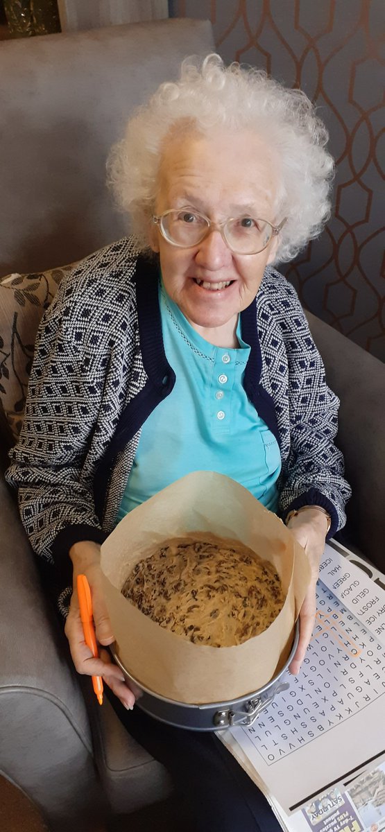 RegencyCareHome's tweet photo. Our Christmas preparations are now under way!🎄
Our ladies showed off their baking skills by making the Regency Christmas cake...
We can't wait for more festive activities soon!🤩
#RegencyFamily #CareHomeActivities #CareHomeUK #Manchester #Bury https://t.co/GVdx8xt95w
