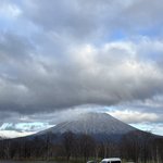 ヒルトンニセコビレッジ ドアマン中村&コンシェルジュチームのツイート画像