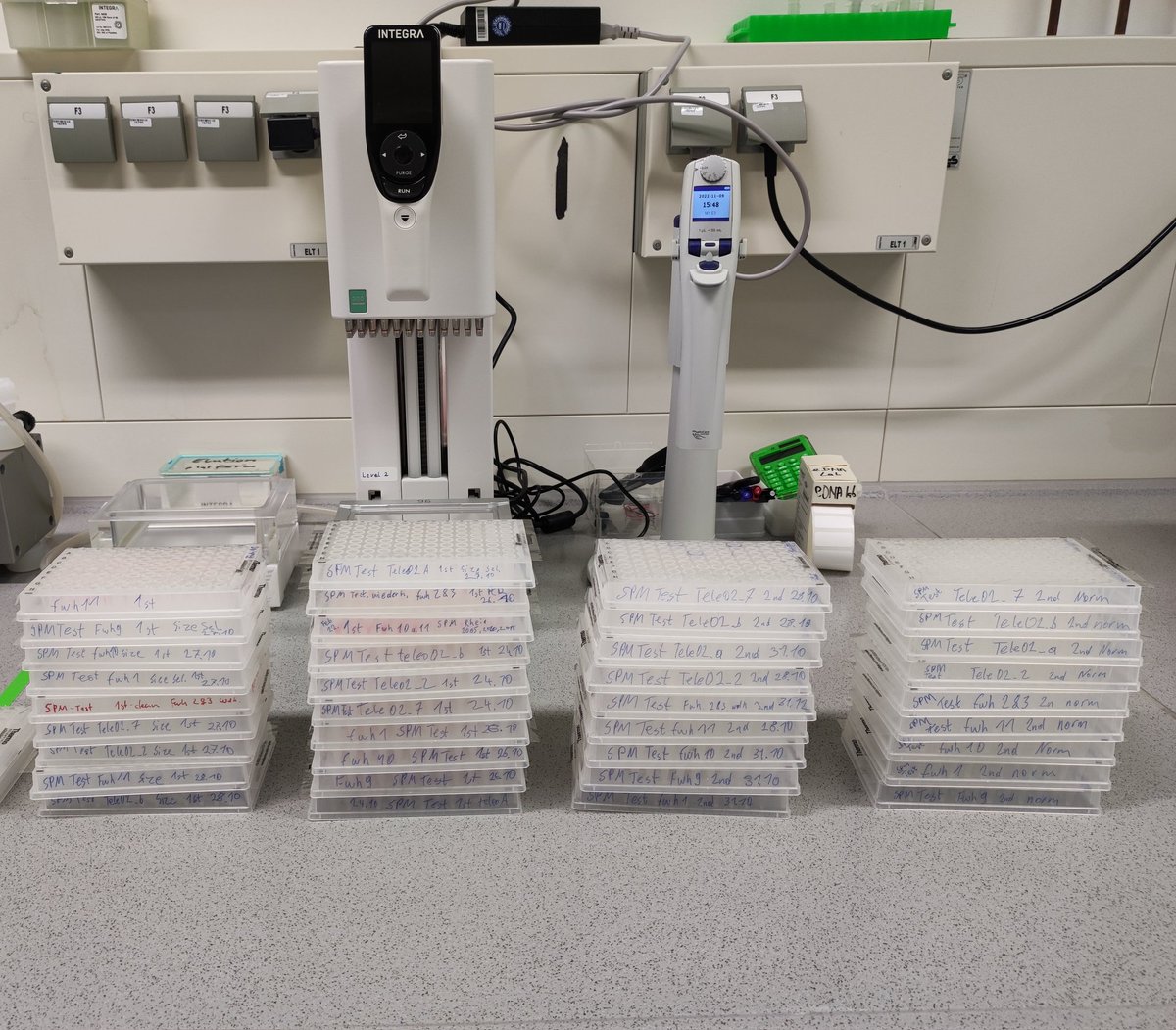 SchuetzRobin's tweet photo. Just on time for the one year anniversary of starting my PhD, I sent off the last tests for the project. Never fails to amaze me how countless plates turn into one tube and then into taxa lists uncovering biodiversity trends of the past 18 years 🐟🦞🪱🦫🦢 @leeselab @trend_dna 📉 https://t.co/iD54GSmVWn