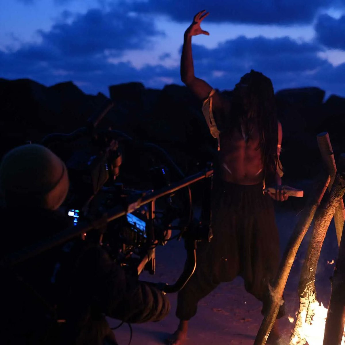 LambdaFilms's tweet image. 𝐃𝐢𝐝 𝐲𝐨𝐮 𝐤𝐧𝐨𝐰?
When it comes to logistics our #pre-production team will organise everything from the creative requirements such as… 
➜ Locations
➜ Cast
➜ Wardrobe
➜ Props
➜ And more! 
Find out more: 
lambdafilms.co.uk/lambda-video-p…