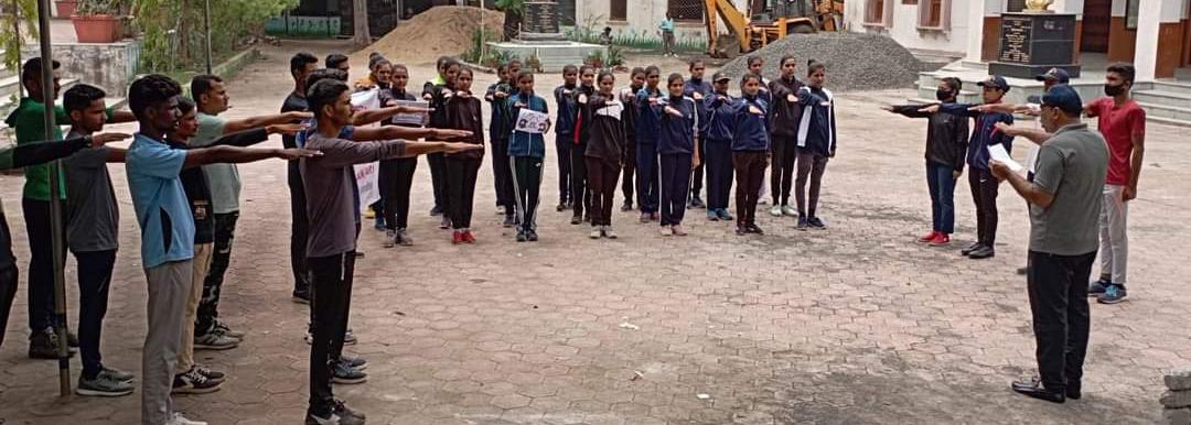 mp_kaushal's tweet photo. आज बाल दिवस के अवसर पर "नशा मुक्त समाज आंदोलन अभियान कौशल का" के तहत प्रदेश सह प्रभारी अंकित शुक्ला जी के नेतृत्व में कानपुर देहात कानपुर नगर व कल्याणपुर से अकबरपुर में संकल्प का कार्यक्रम आयोजित हुआ 200 छात्र-छात्राओं ने अपनी जिंदगी में कभी भी नशा न करने का संकल्प लिया। https://t.co/uZ9F2y43ZO